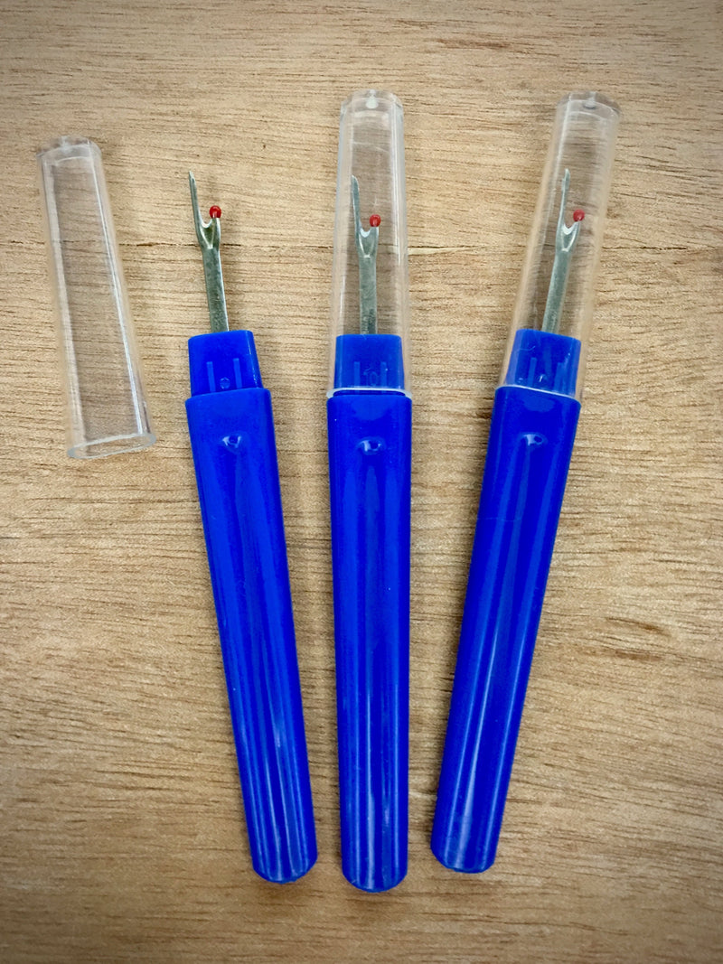 114R Seam Ripper with plastic handle